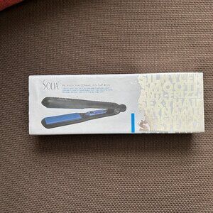 Solia Professional Ceramic Ion Flat Iron - 1.25" plate - NEW
